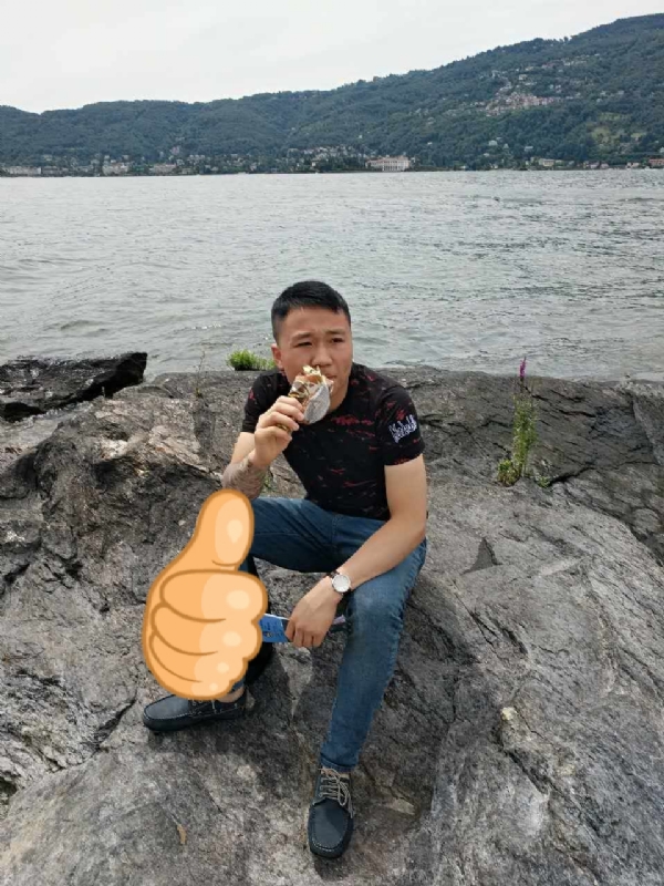 绚烂背后的平淡的第一张照片--诏安交友网